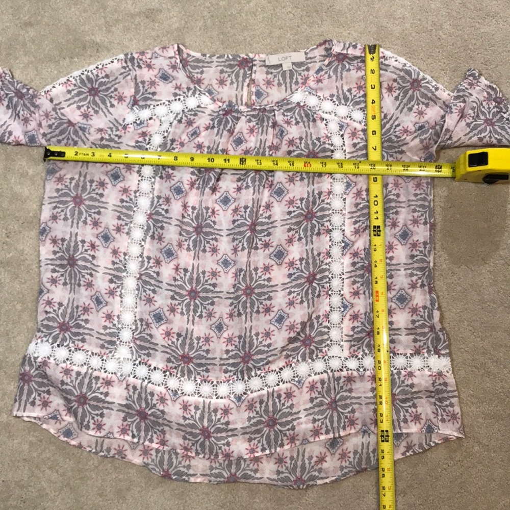Loft grey & pink elbow sleeve large blouse - Picture 2 of 8
